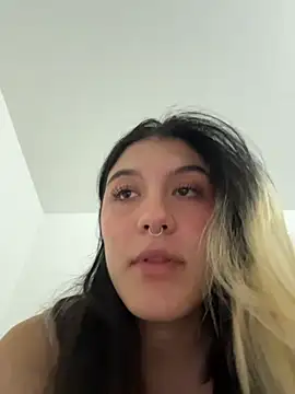 Snapshot of Sweetlolita chatting on 12-18-25, 06:08 Sweetlolita online show from 12-18-25, 06:08