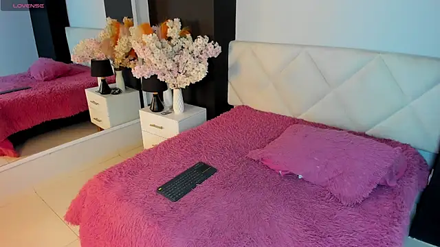 veronica hill  online show from 01-06-26, 03:10