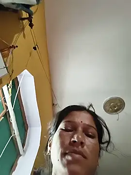 Snapshot of Sonam_pandeyji chatting on 06-30-26, 12:00 Sonam pandeyji online show from 06-30-26, 12:00