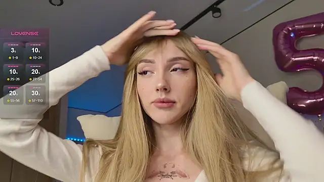 Snapshot of Lunainnk chatting on 11-17-25, 06:57 Lunainnk online show from 11-17-25, 06:57