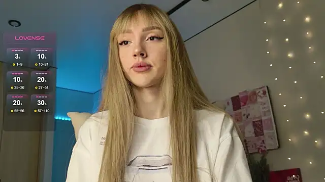 Snapshot of Lunainnk chatting on 12-16-25, 01:32 Lunainnk online show from 12-16-25, 01:32