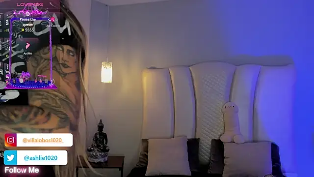 MiaVillalobos online show from 10-23-25, 11:53