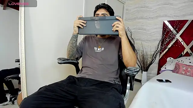 JamesDeker online show from 10-30-25, 08:31