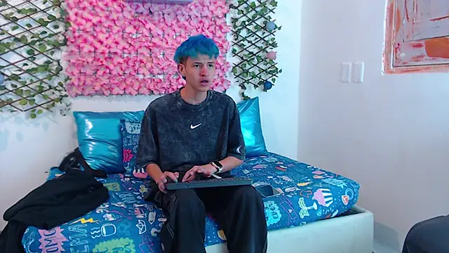 Snapshot of iam_lukas__ chatting on 09-09-25, 03:17 iam lukas online show from 09-09-25, 03:17