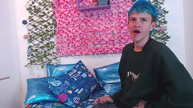 Snapshot of iam_lukas__ chatting on 09-15-25, 07:36 iam lukas online show from 09-15-25, 07:36