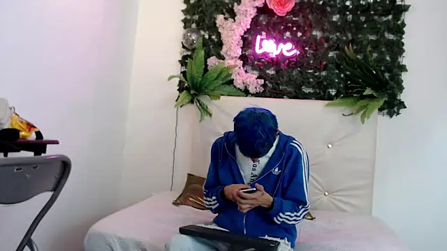 Snapshot of iam_lukas__ chatting on 09-25-25, 02:04 iam lukas online show from 09-25-25, 02:04