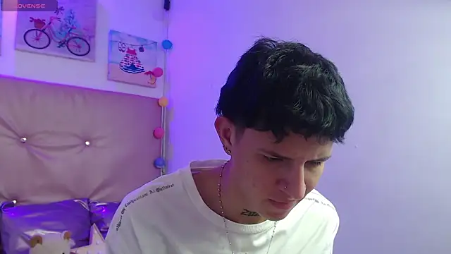 Snapshot of iam_lukas__ chatting on 12-15-25, 06:45 iam lukas online show from 12-15-25, 06:45