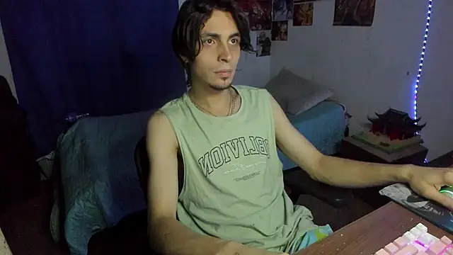 Snapshot of golden_ryyan chatting on 04-25-26, 03:53 golden ryyan online show from 04-25-26, 03:53