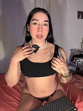 Snapshot of KaditaNavarro chatting on 10-07-25, 11:46 KaditaNavarro online show from 10-07-25, 11:46