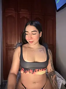 Snapshot of KaditaNavarro chatting on 10-29-25, 09:49 KaditaNavarro online show from 10-29-25, 09:49