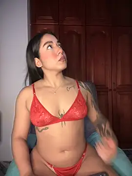 Snapshot of KaditaNavarro chatting on 11-02-25, 05:48 KaditaNavarro online show from 11-02-25, 05:48