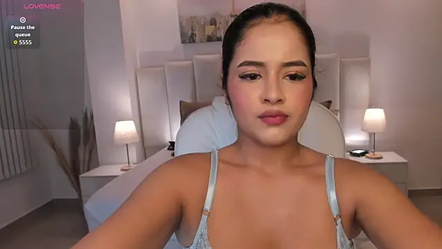 Snapshot of Viictoria_jones chatting on 02-19-26, 10:55 Viictoria jones online show from 02-19-26, 10:55