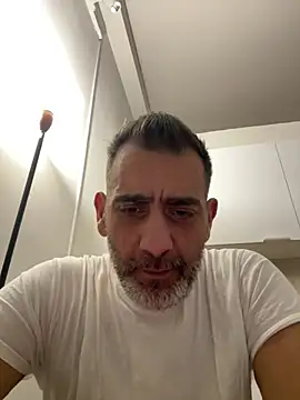 Snapshot of Skizzo6980 chatting on 02-15-26, 02:08 Skizzo6980 online show from 02-15-26, 02:08