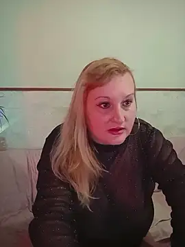 Snapshot of XHelenaX90 chatting on 02-26-26, 07:13 XHelenaX90 online show from 02-26-26, 07:13