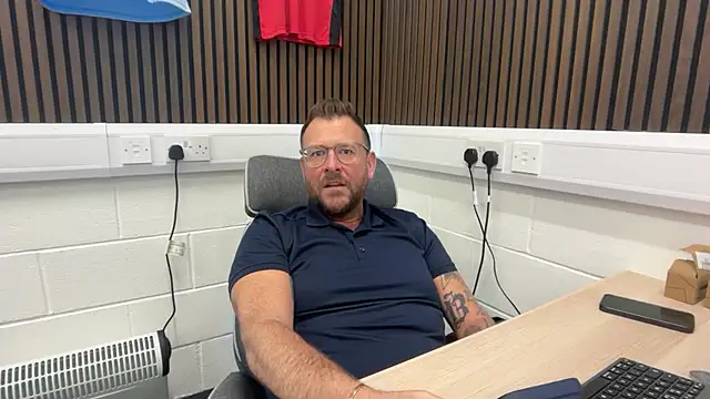 Snapshot of bilf1978 chatting on 02-17-26, 07:38 bilf1978 online show from 02-17-26, 07:38