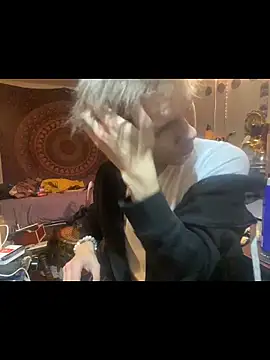 XanderOzzz online show from 11-24-25, 02:11