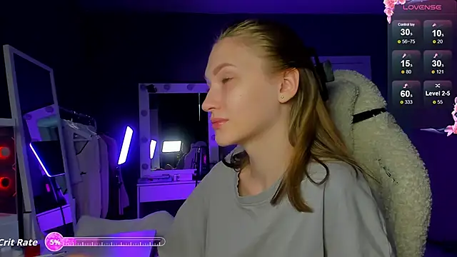 Snapshot of Ammi_bliss chatting on 10-11-25, 03:17 Ammi bliss online show from 10-11-25, 03:17