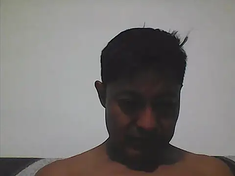 Snapshot of XaviGomez-87 chatting on 09-29-25, 04:06 XaviGomez-87 online show from 09-29-25, 04:06