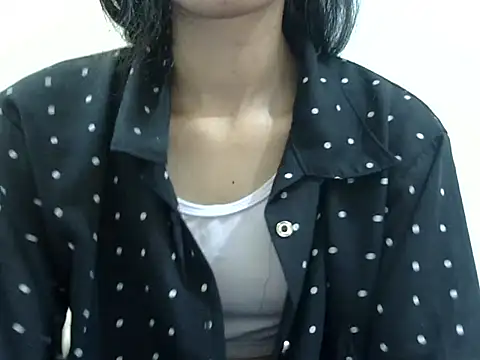 smallcuute online show from 11-30-25, 01:20