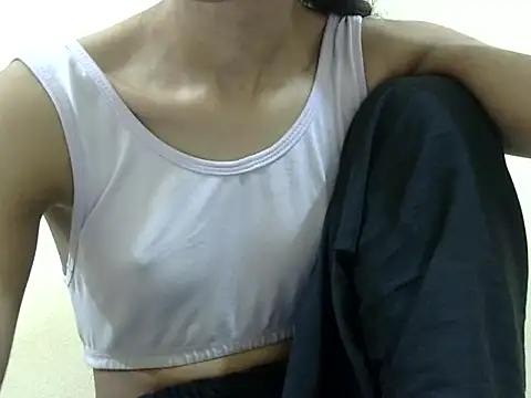 smallcuute online show from 01-13-26, 06:13