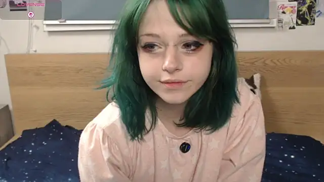 Snapshot of triplebakaaa chatting on 10-17-25, 06:43 triplebakaaa online show from 10-17-25, 06:43