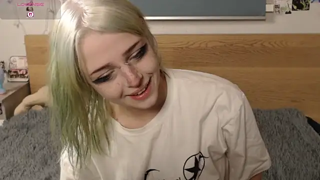 Snapshot of triplebakaaa chatting on 11-14-25, 10:51 triplebakaaa online show from 11-14-25, 10:51