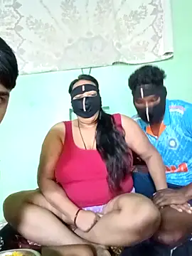 LoveOnStream online show from 11-21-25, 03:49