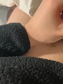 Snapshot of Loulou_2007 chatting on 01-13-26, 08:03 Loulou 2007 online show from 01-13-26, 08:03