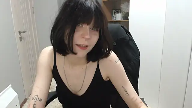 TinaQuiin online show from 10-10-25, 08:02