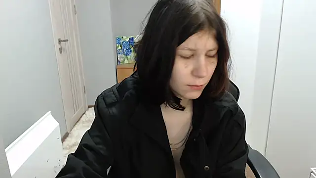 TinaQuiin online show from 11-21-25, 08:35