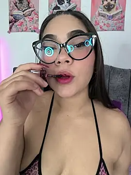 Snapshot of Vale_Walker chatting on 11-23-25, 02:44 Vale Walker online show from 11-23-25, 02:44