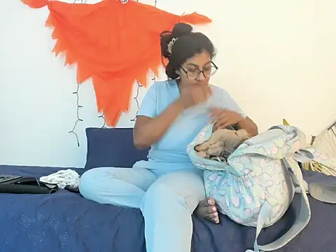  Miaa khalifa  online show from 10-21-25, 12:17