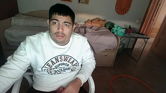 Snapshot of Martigato3 chatting on 10-28-25, 04:42 Martigato3 online show from 10-28-25, 04:42