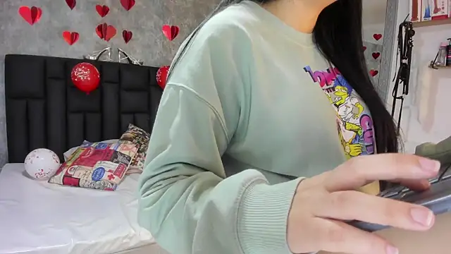 crystaldarliing online show from 02-12-26, 01:17