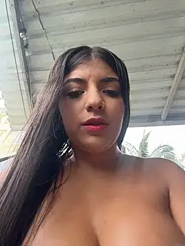 Snapshot of Isaa-Sweet chatting on 03-22-26, 04:32 Isaa-Sweet online show from 03-22-26, 04:32