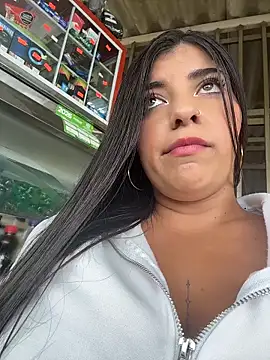 Snapshot of Isaa-Sweet chatting on 04-15-26, 03:52 Isaa-Sweet online show from 04-15-26, 03:52