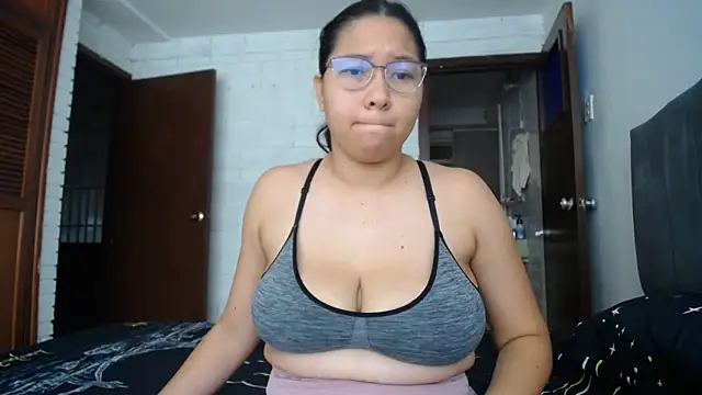 Naia Stant online show from 10-06-25, 06:05