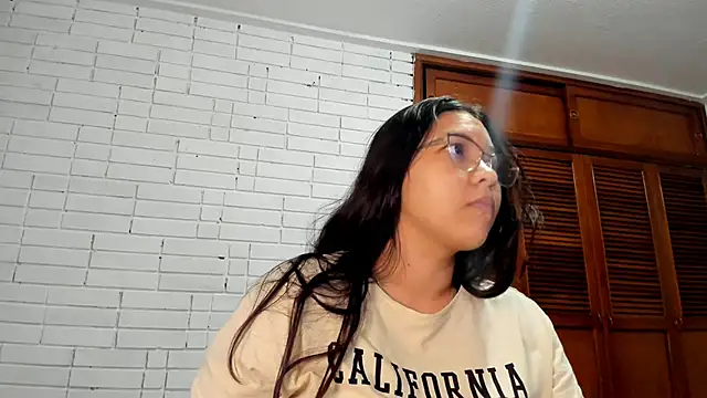 Naia Stant online show from 11-06-25, 11:59