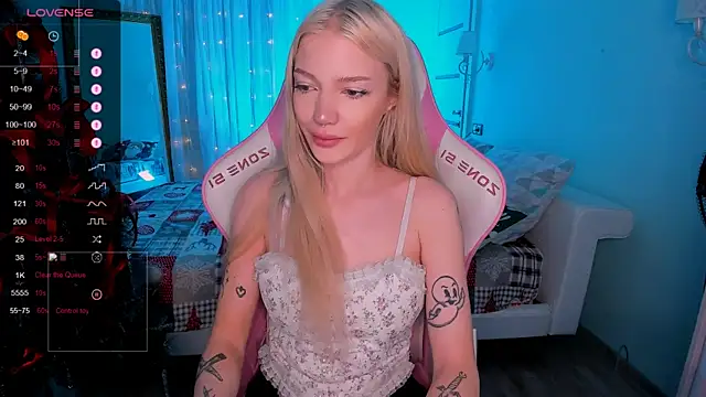 AnyaTaylor  online show from 01-07-26, 04:15