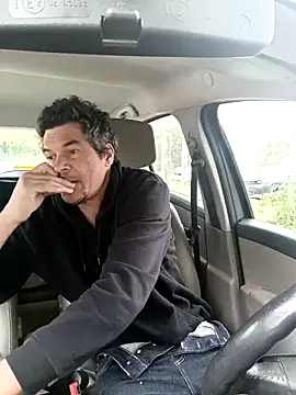 twitshe online show from 10-10-25, 08:35