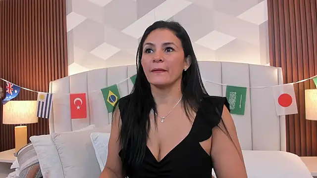Snapshot of Mommy_Naughty chatting on 07-20-26, 11:12 Mommy Naughty online show from 07-20-26, 11:12