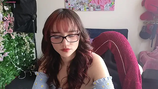 Snapshot of MiaVelvetDoll chatting on 04-21-26, 01:50 MiaVelvetDoll online show from 04-21-26, 01:50