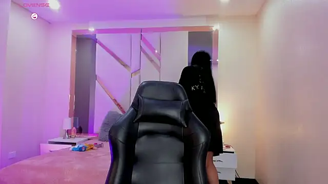 EmmaStonns online show from 09-19-25, 02:18