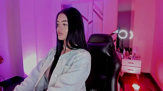 EmmaStonns online show from 10-21-25, 01:45