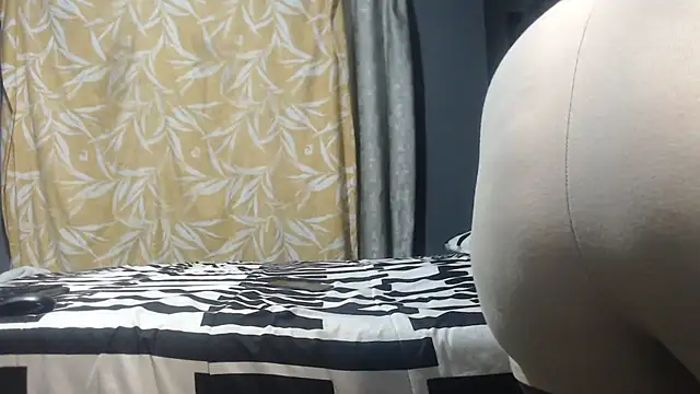 SEXYHUGEASS21 online show from 07-16-26, 04:24