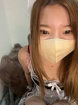 Snapshot of yuuhichan chatting on 10-18-25, 05:14 yuuhichan online show from 10-18-25, 05:14