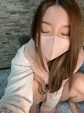 Snapshot of yuuhichan chatting on 12-15-25, 05:17 yuuhichan online show from 12-15-25, 05:17