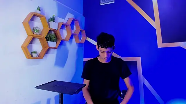 Snapshot of imperial_boys chatting on 09-13-25, 04:01 imperial boys online show from 09-13-25, 04:01