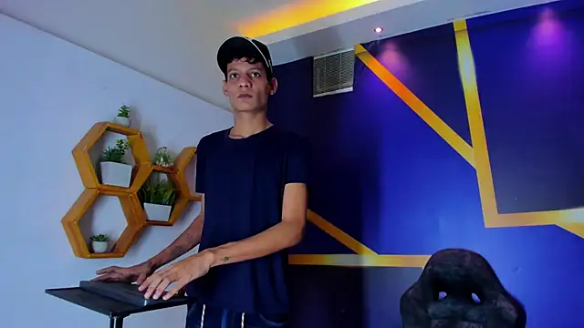 Snapshot of imperial_boys chatting on 09-15-25, 04:12 imperial boys online show from 09-15-25, 04:12