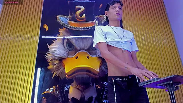 Snapshot of imperial_boys chatting on 10-25-25, 12:02 imperial boys online show from 10-25-25, 12:02